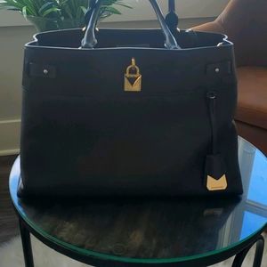 Michael kors tote EAGER TO SELL
